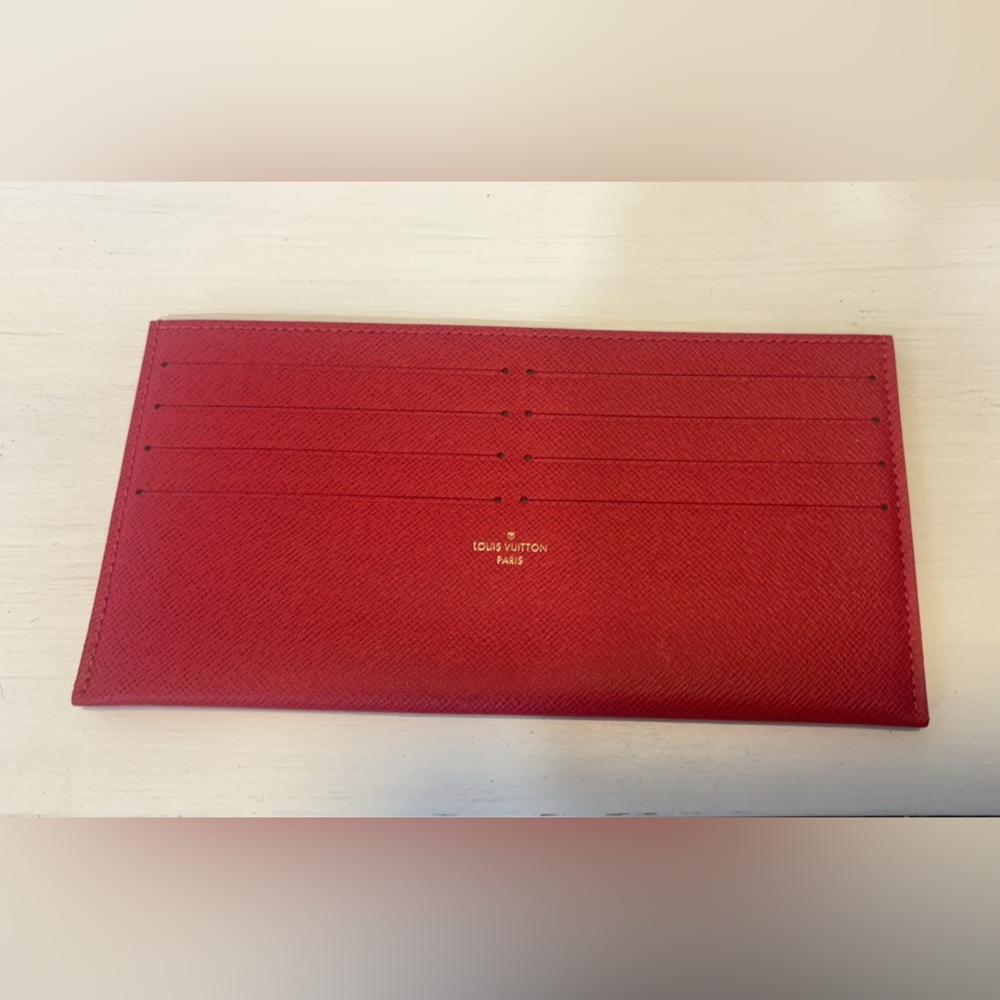 Authentic Louis Vuitton Red Insert only. It is a set with Felicie Pochette.